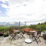 Lani بيت ضيافة Gjirokastër